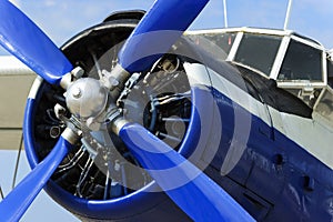 Propeller plane engine