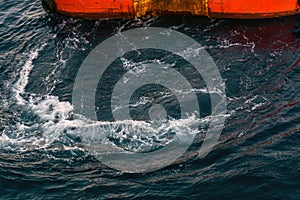 Propeller wash of an anchor handling tug boat