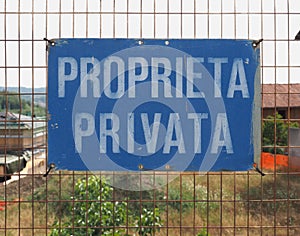 Proprieta privata transl. Private property photo