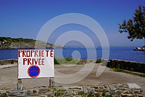 Propriete privee stationnement interdit means in french No parking in Private Property Sign Forbidden access