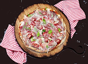 Prosciutto and Tomatoes Pizza