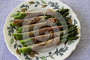prosciutto wrapped asparagus with parmasen cheese