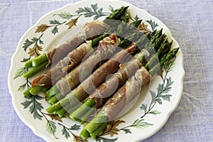 prosciutto wrapped asparagus with parmasen cheese