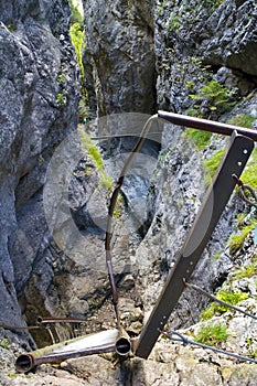 Kvačany - údolí Prosiek - jedna z mnoha soutěsek v údolí s turistickým žebříkem