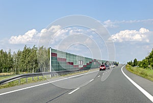 Protection against noise in the suburban highway