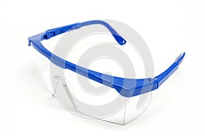 Protective eyewear