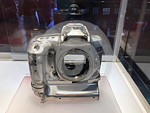 The prototype magnesium alloy of Canon D1 camera