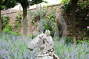 Proud Unicorn - Cothay Manor Gardens, Somerset, UK
