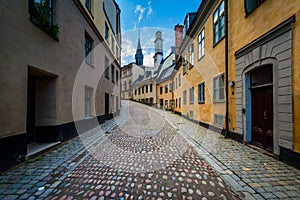 PryssgrÃ¤nd, a narrow street in SÃ¶dermalm, Stockholm, Sweden.