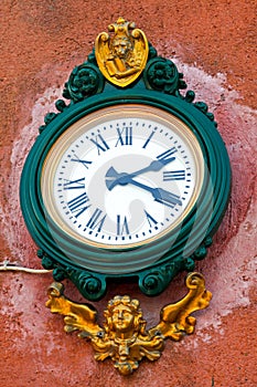 Public clock