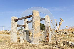 Public Horseshoeing frame in Cardenosa village