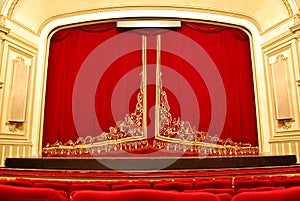 Public Opera House - Main Stage and Seating