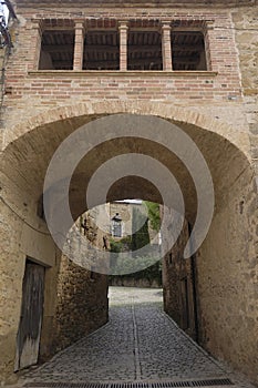 Pubol, Dali village Triangulo Deliniano Baix Emporda, photo