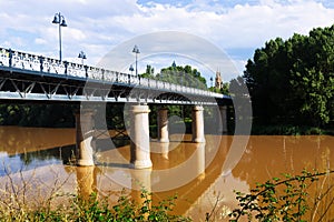 Puente de Hierro over Ebro photo