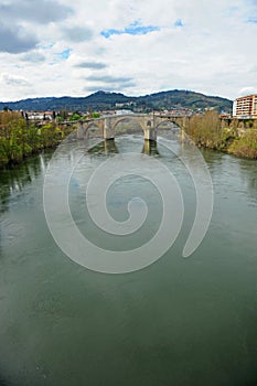 Puente medieval Puente romano sobre el rio MiÃ±o en Ourense Orense, Galicia, EspaÃ±a