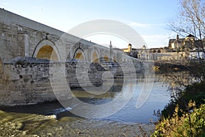 Puente romano por la tarde. photo