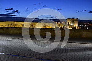 Puente romano y amanecer