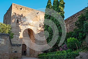 Puerta de la justicia en la muralla exterior de la Alhambra en G photo