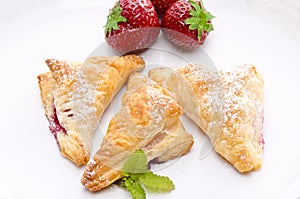 Puff pastry pockets with strawberry