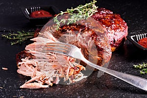 Gezogen Schweinefleisch 