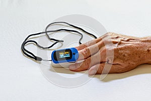 Pulse Oximeter and Readout on a Human Hand