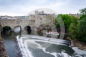 Pultney Bridge And River Avon With Boat Tour in Bath, United Kin