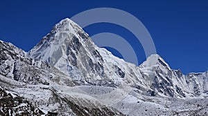 Pumo Ri and Lingtren, high mountains in the Everest Region