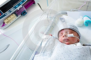 Pump and premature baby feeding in hospital