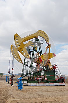 Pumping oil
