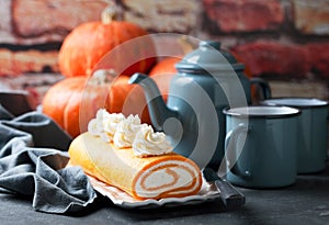 Pumpkin roll cake