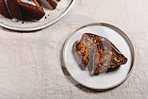 Pumpkin tangerine bundt cake with pumpkin spice and nuts