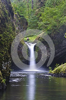 Punchbowl falls, Columbia River Gorge