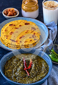 Punjabi traditional meal -Makke ki roti sarso ka saag