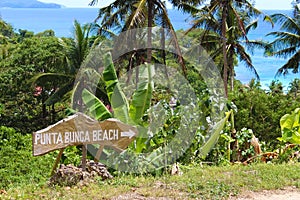 Punta Bunga Beach, Boracay. Guide-board. photo