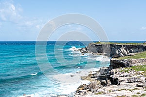 Más meridional punto de México. Playa rocas sobre el caribe el mar 