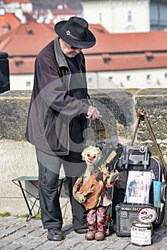 Puppet player at the Charles bridge
