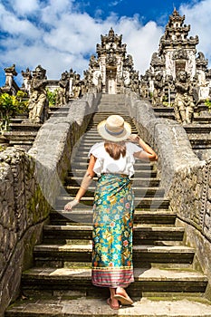 Pura Agung Lempuyang temple