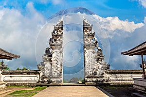 Pura Agung Lempuyang temple