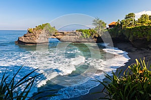 Pura Batu Bolong , Tanah Lot, Bali