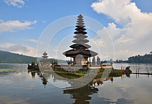 Pura Ulun Danu temple on lake Bratan. photo