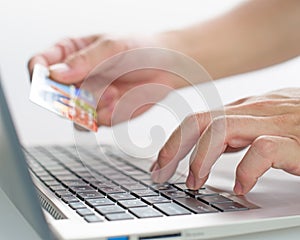 Purchase goods via internet use credit card