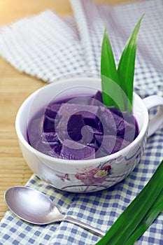 Purple sweet potato in sweet soup