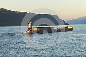 Push boat and barges Oregon.