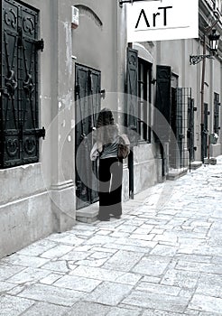 Putting a locker on art