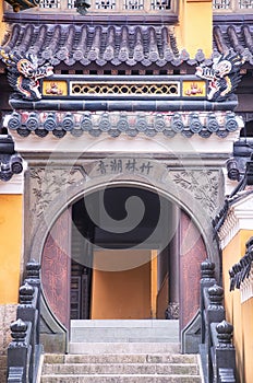 Putuoshan unwilling to leave Guanyin monastery China