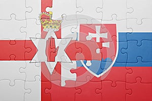 Puzzle so štátnou vlajkou slovenska a severného Írska