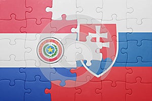 Puzzle se státní vlajkou slovenska a paraguaye