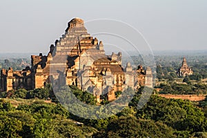 Pyramide Pagode photo