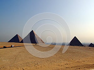 Pyramids of giza 07