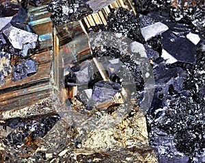 Pyrite, cubes , druse , galena, quartz